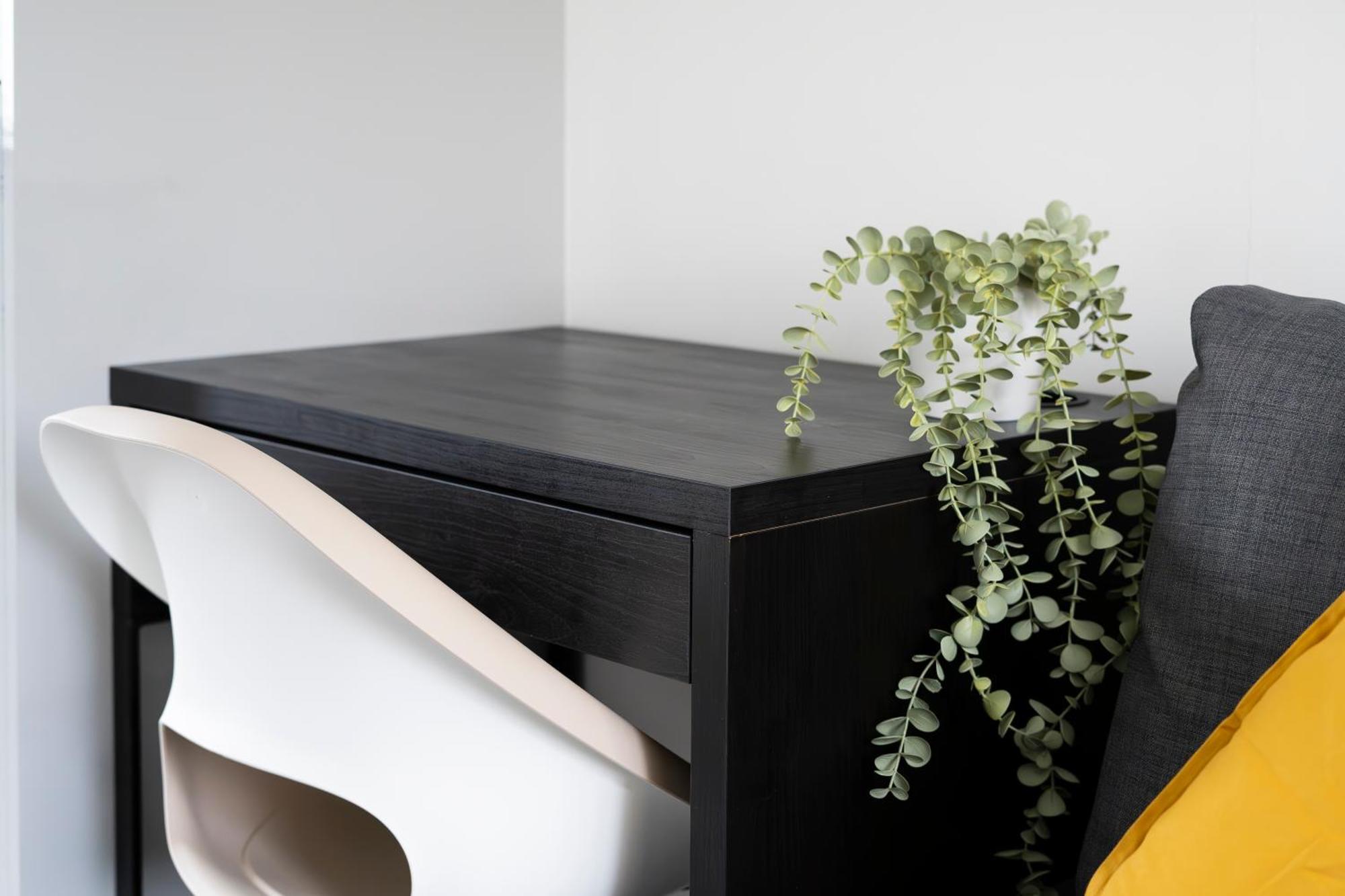 Апартаменты Modern 4 Bed House-Free Parking Burton  Экстерьер фото